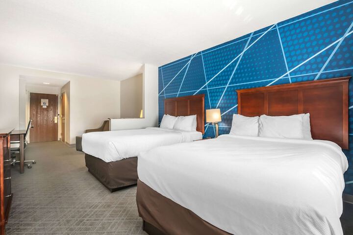 2 Queen Beds Suite (2 of 16)