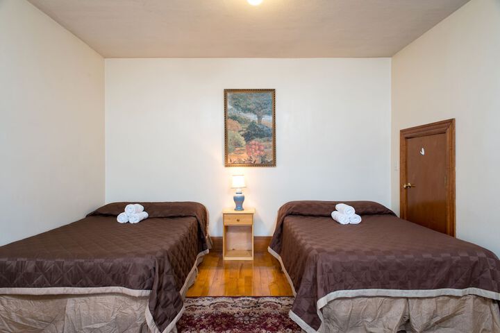 Room 10 of 30