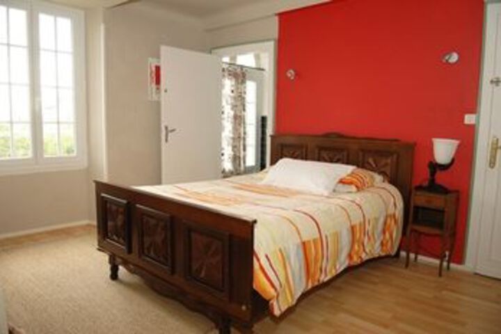 Room 8 of 11