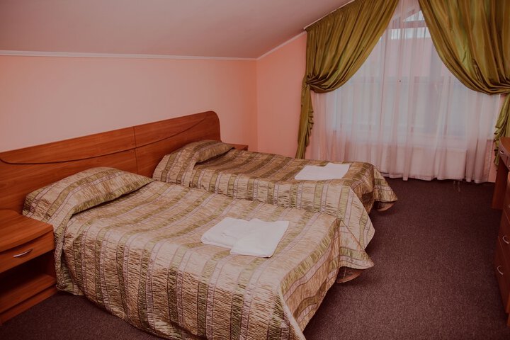 Room 5 of 90