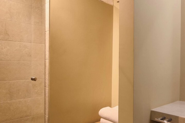 Room 31 of 34