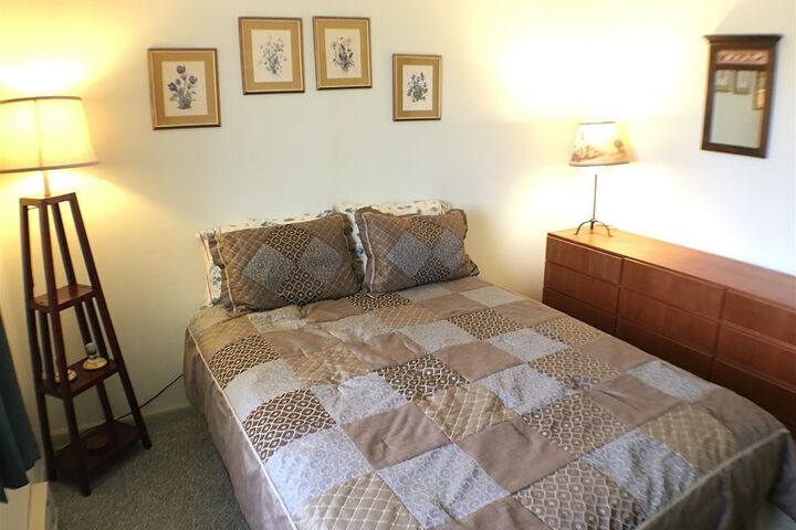 Room 4 of 15