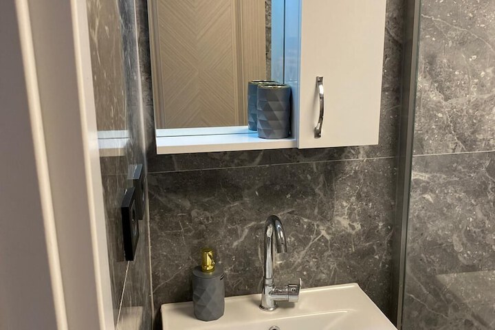 Room 16 of 20