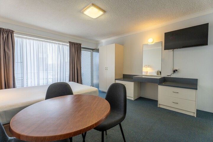 Room 16 of 66