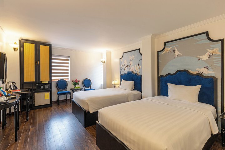 Room 8 of 36