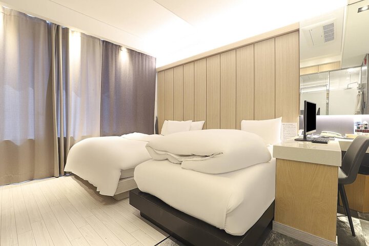 Room 46 of 74
