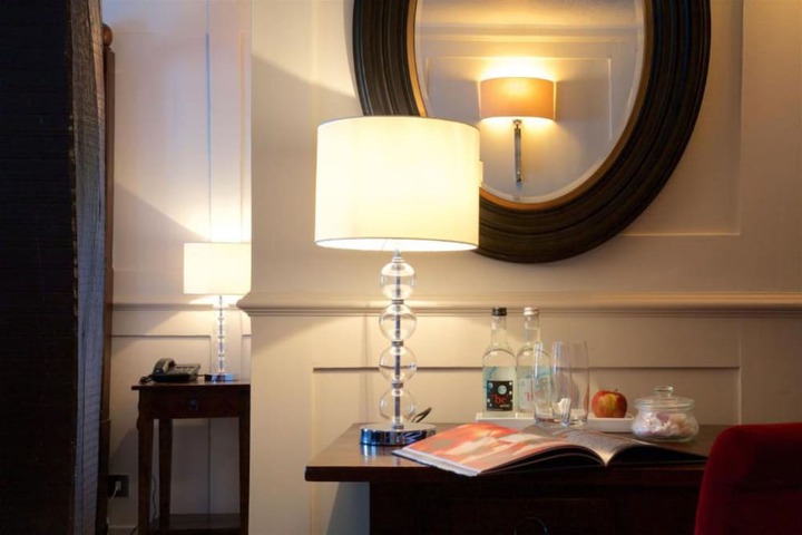 Room 12 of 43