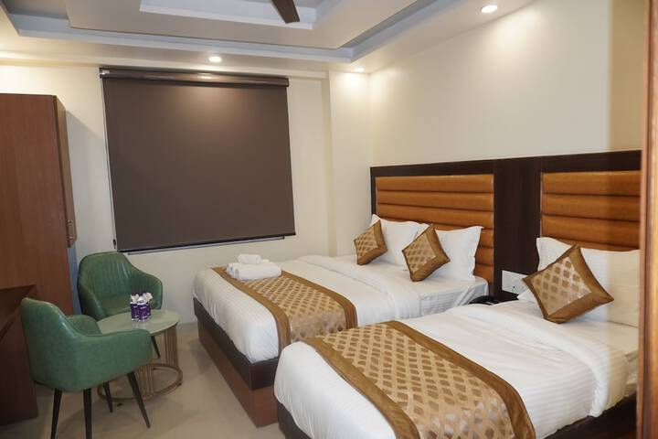 Room 6 of 30