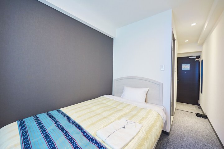 Room 4 of 19