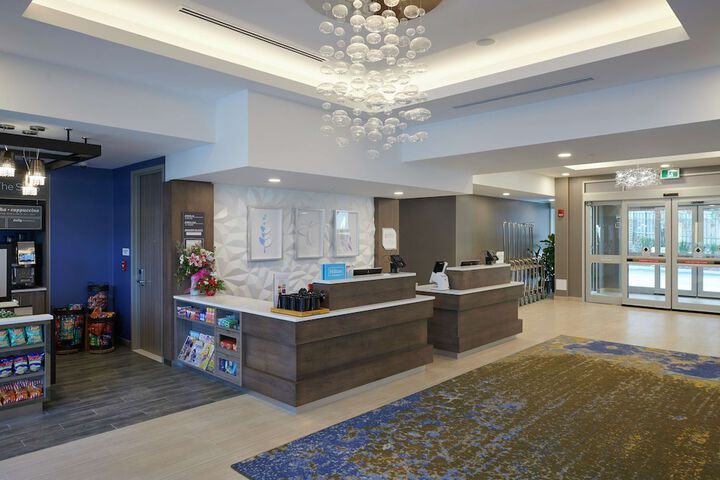 Entrance & Lobby