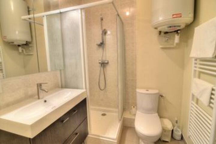 Room 4 of 21