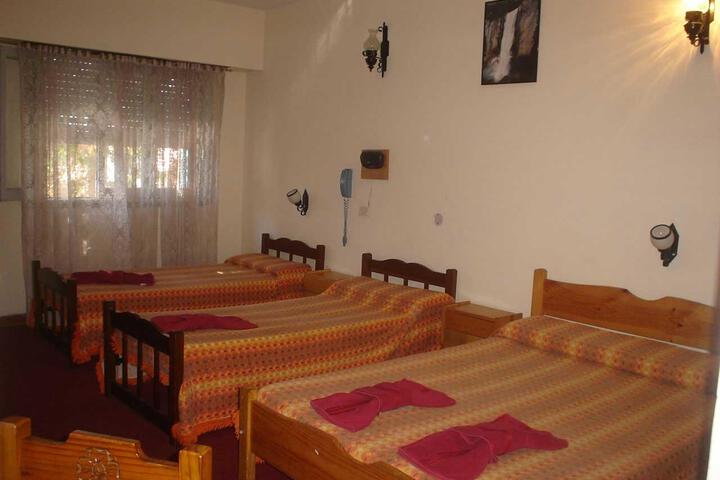 Room 4 of 9