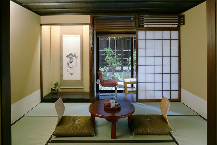 Room 18 of 67