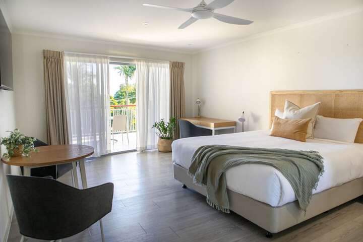 Room 3 of 33