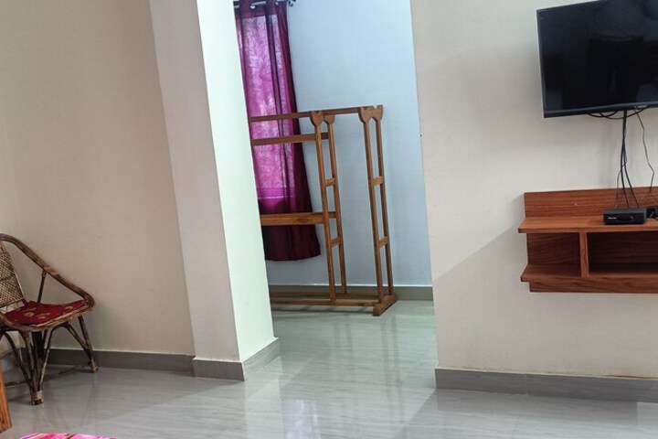 Room 12 of 36
