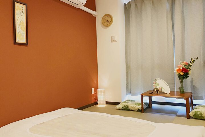 Room 11 of 27