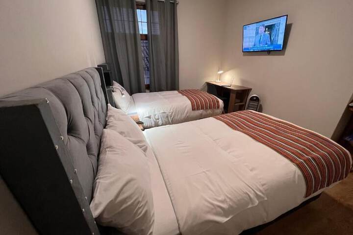 Room 4 of 13