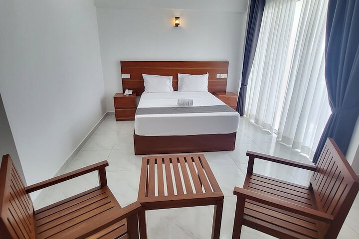 Room 10 of 43