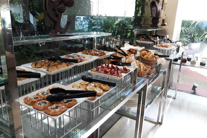 Breakfast/Coffee Service 56 of 78