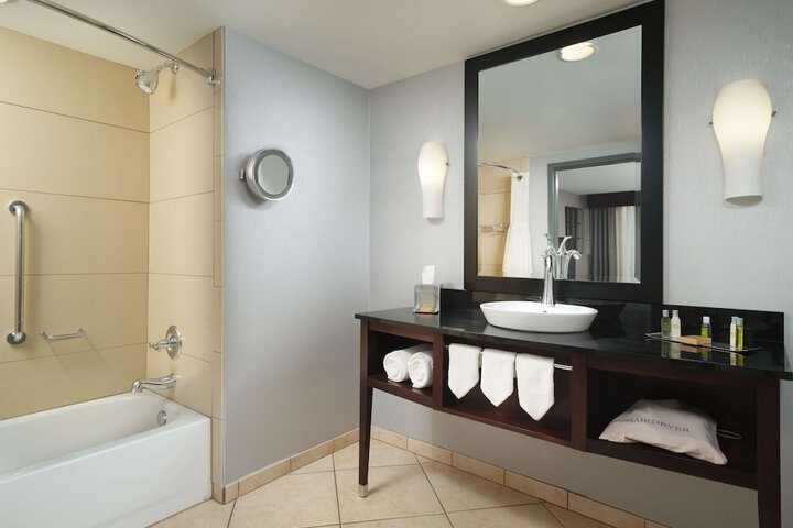Room 30 of 53