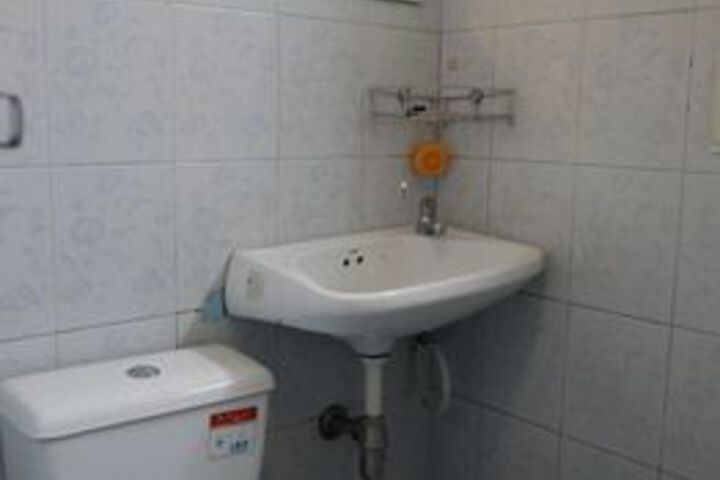 Room 3 of 20
