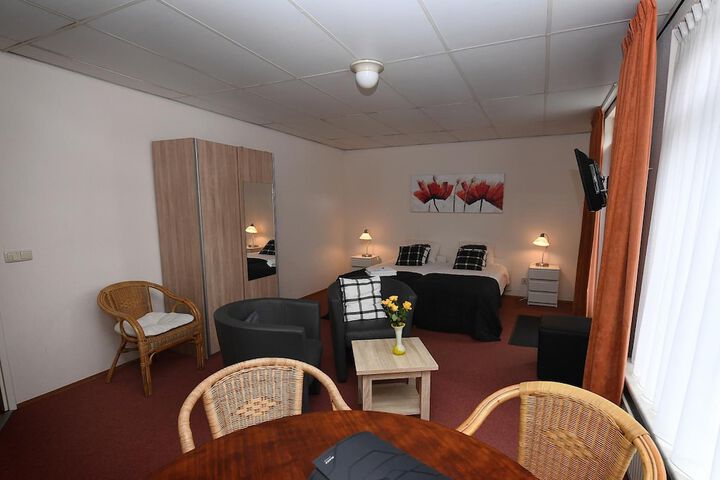 Room 12 of 46