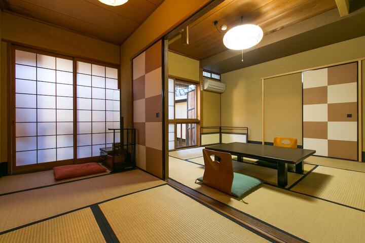 Room 4 of 35