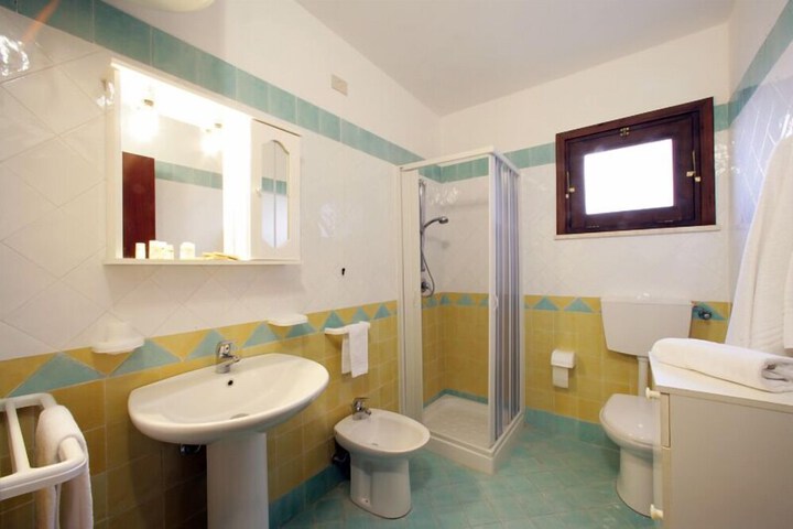 Room 16 of 37