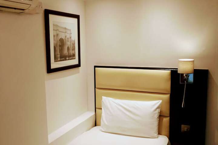 Room 20 of 79