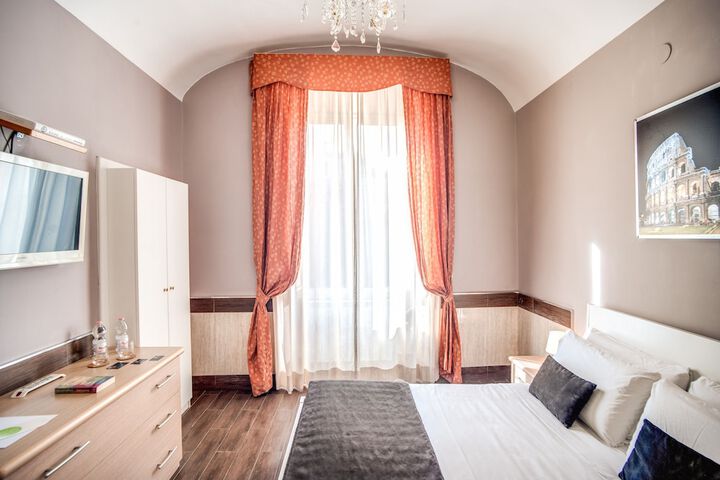 Room 44 of 68