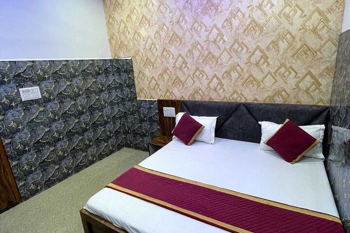 Room 14 of 31