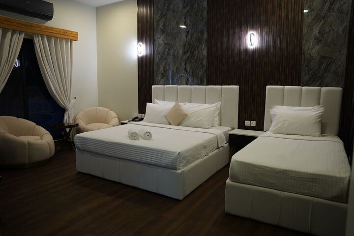 Room 12 of 84