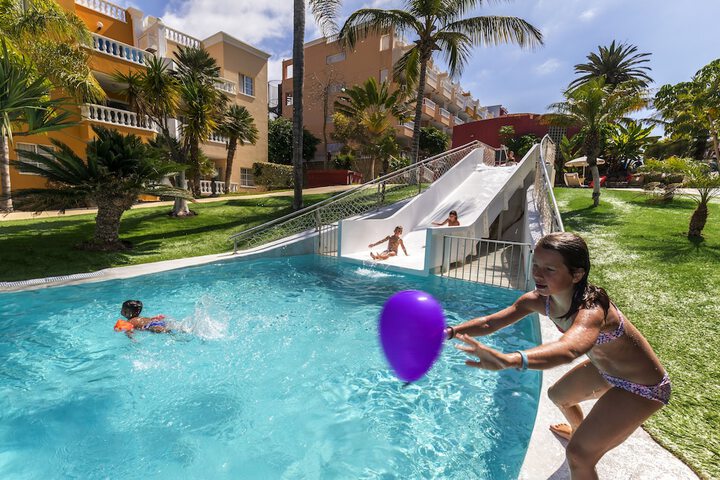Pools & Facilities