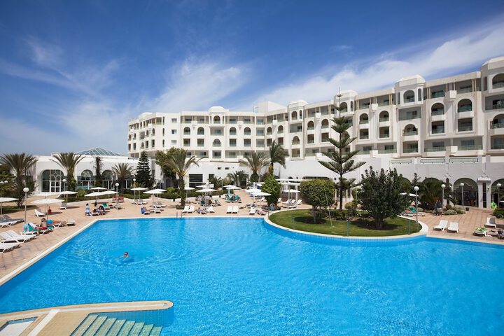 Hotel with Pool