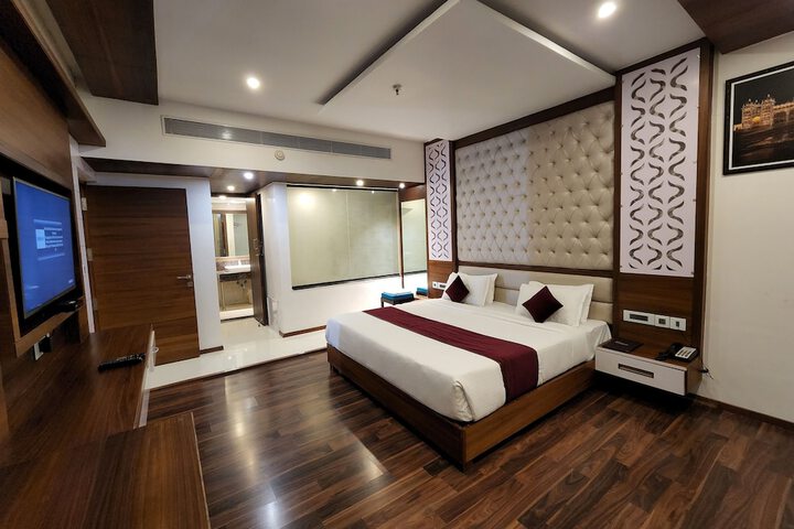 Room 9 of 56