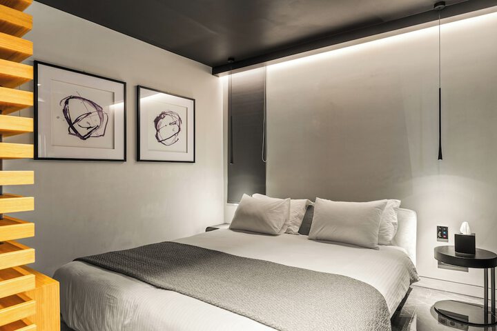 Room 33 of 80