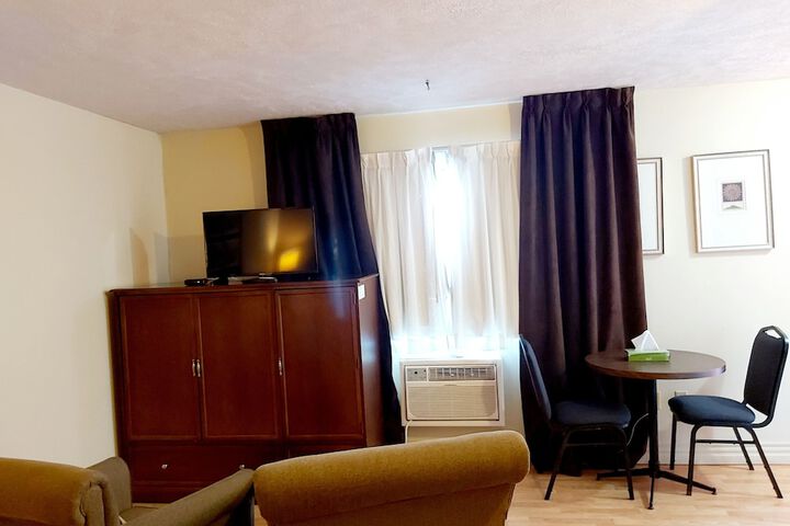 Room 50 of 76