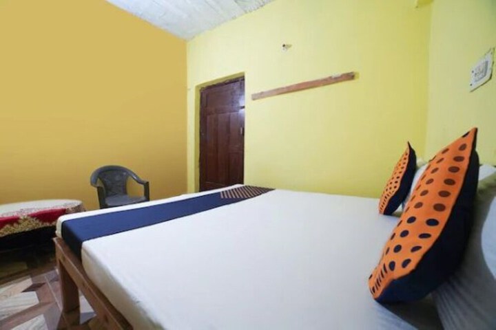 Room 9 of 14
