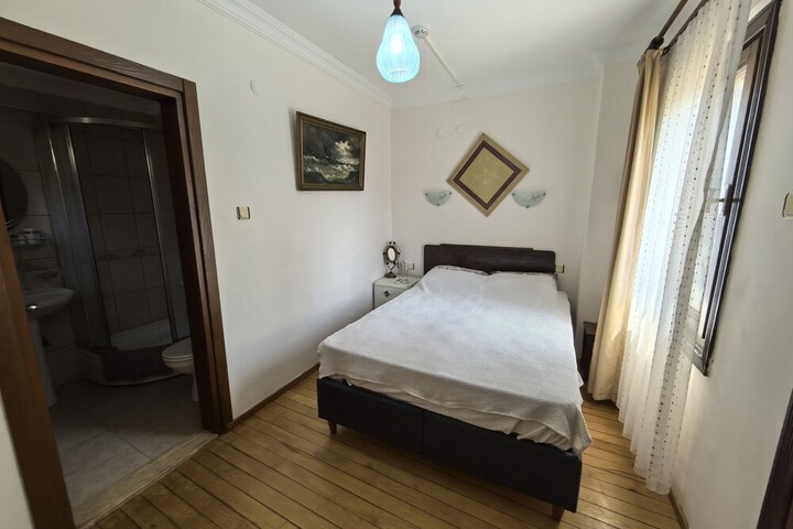 Room 40 of 92