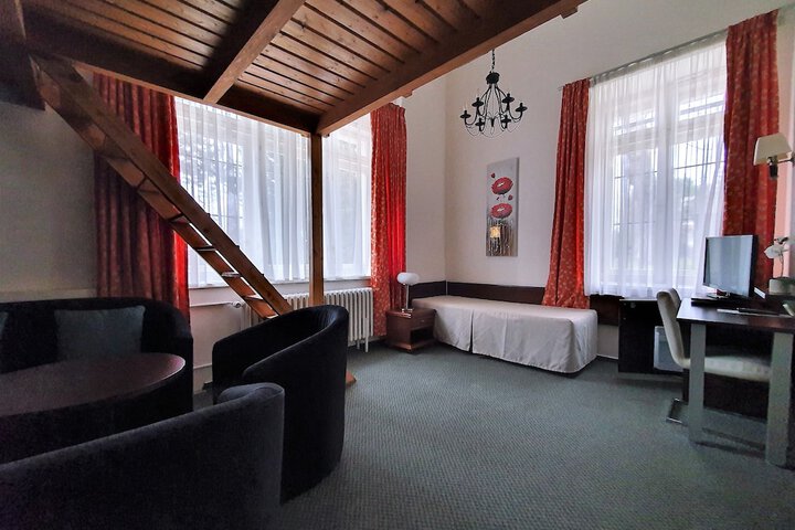 Room 207 of 324