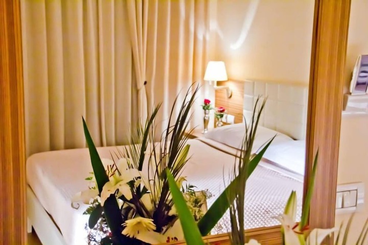 Room 12 of 17