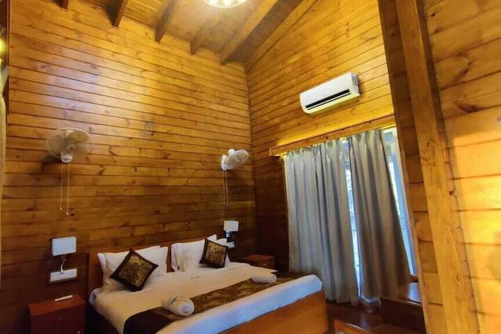 Room 4 of 52