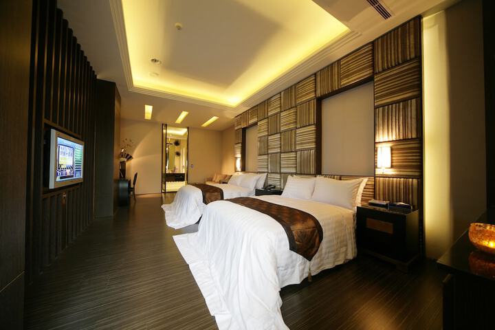 Room 34 of 65