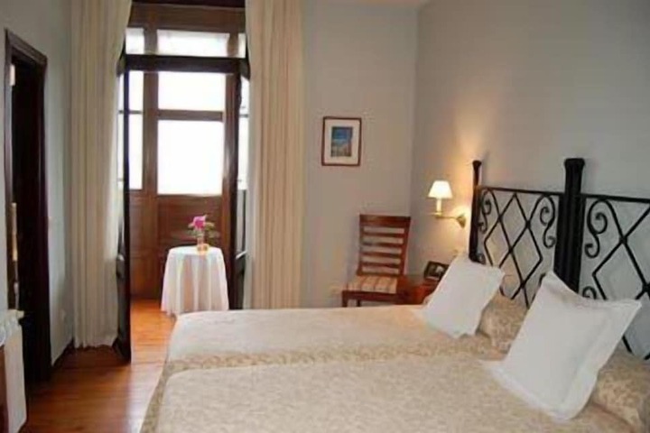 Room 4 of 49