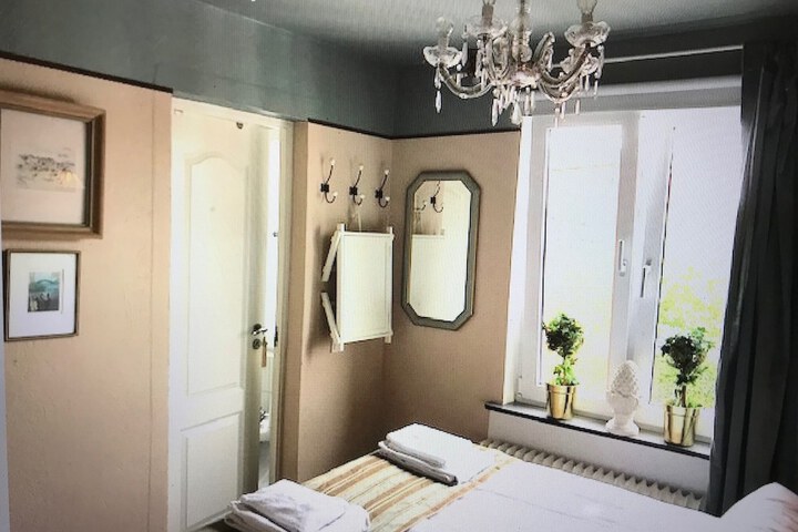 Room 22 of 57