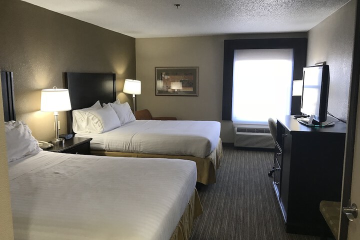 Room 5 of 62