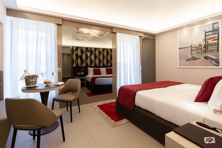 Room 45 of 142