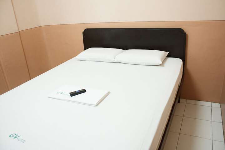Room 15 of 33