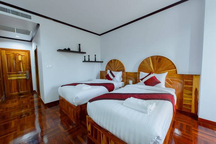 Room 12 of 48