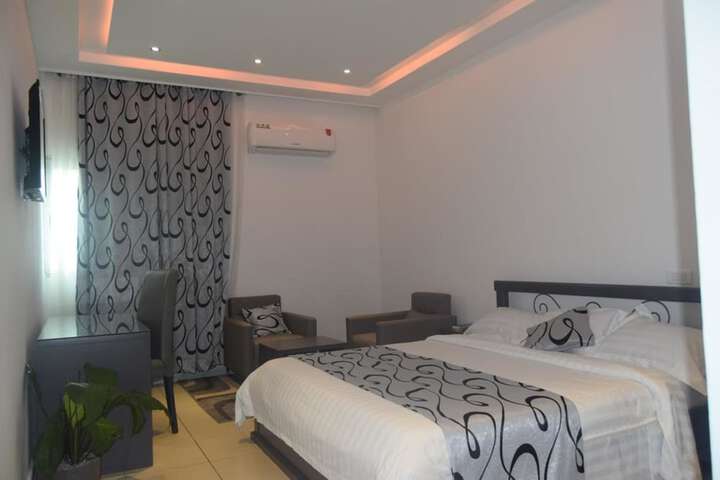Room 5 of 30